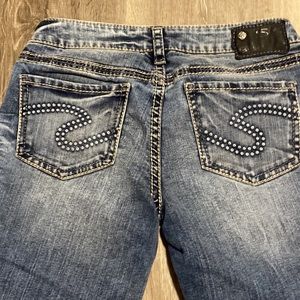 Silver Aiko women’s blue jeans capris size W28